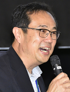 司会　尾花　弘教　新副会長（44回生）
